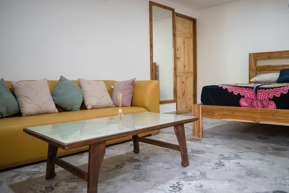 Hotel Dreamsea Surf Camp - Image 1