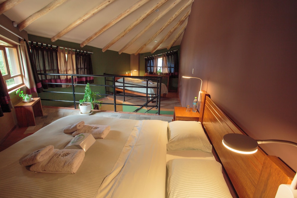 Fleur Lodge view 2