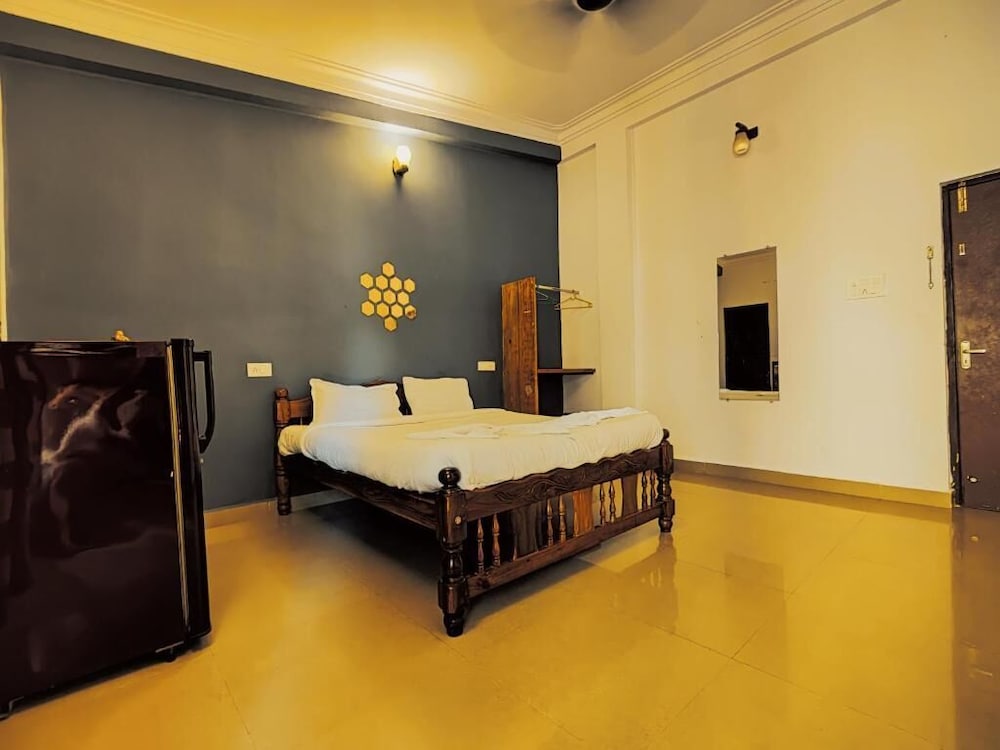 Candolim Glitter Sand