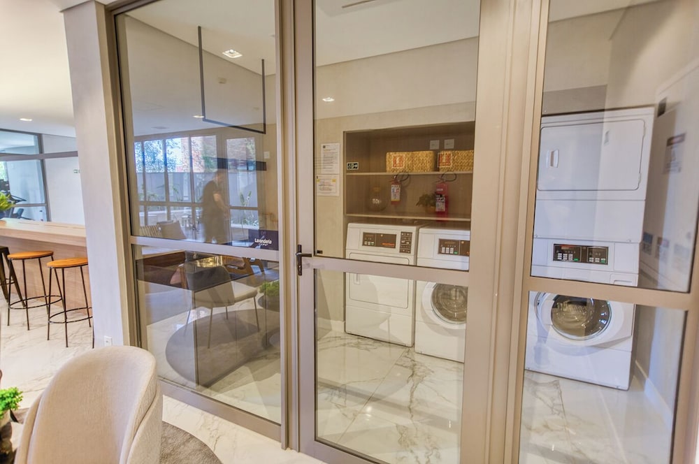 Flat na Vila Mariana c Varanda pr x ao Metr