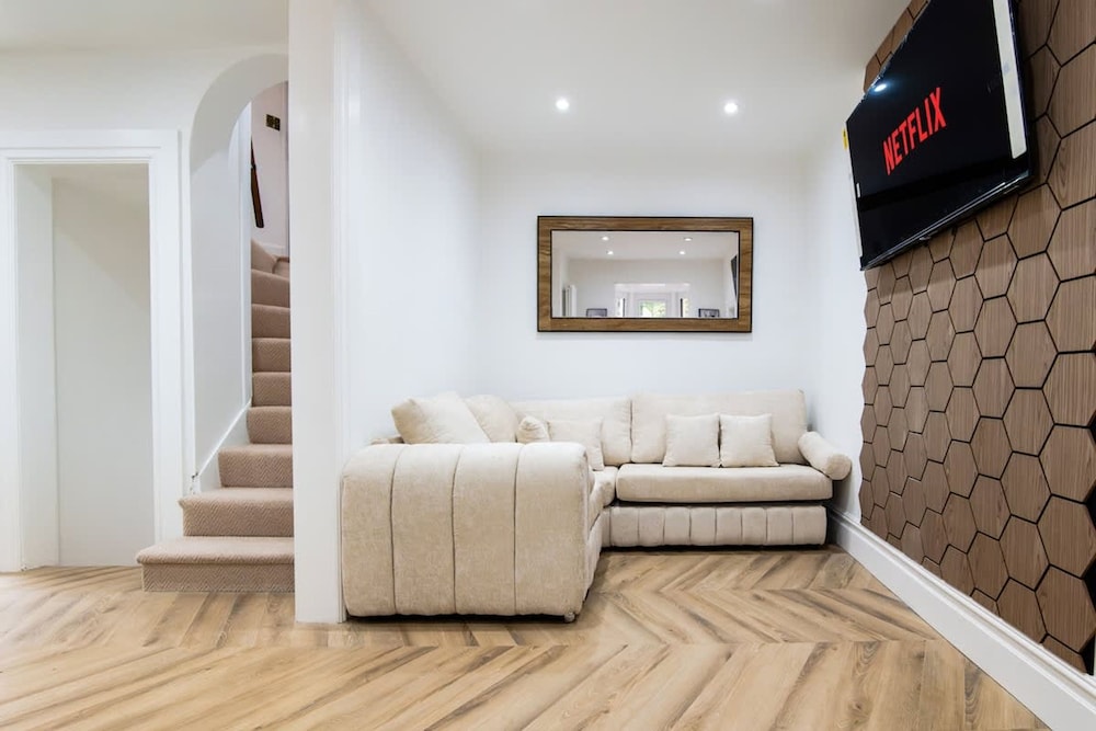 2 Bedroom Cottage-hot Tub-free Parking