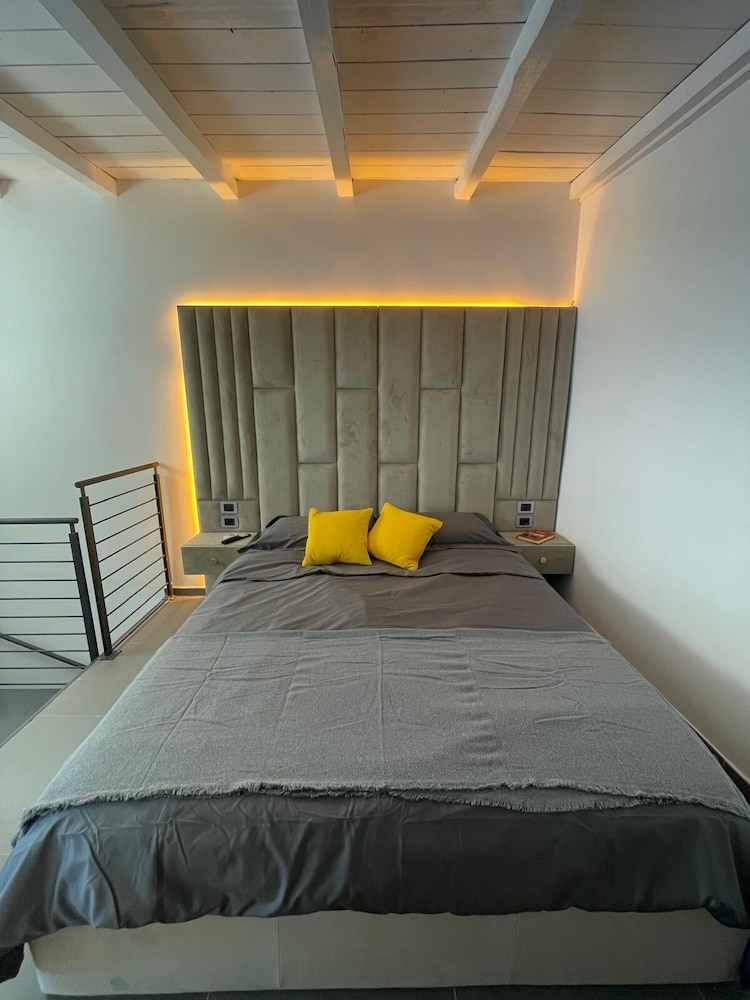 Exclusive 2-Bed Villa 5 min to Colosseum