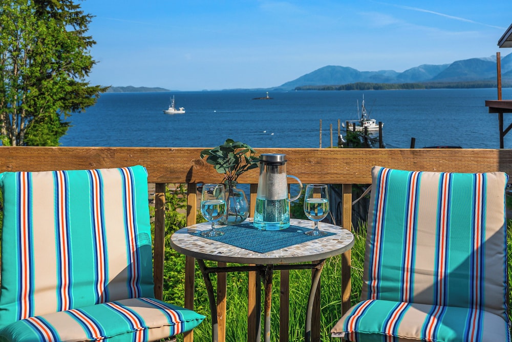 6 Mi to Main St: Oceanfront Cottage in Ketchikan