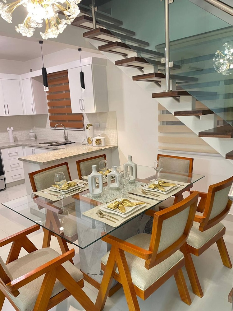 Modern Penthouse Albarobello Residences