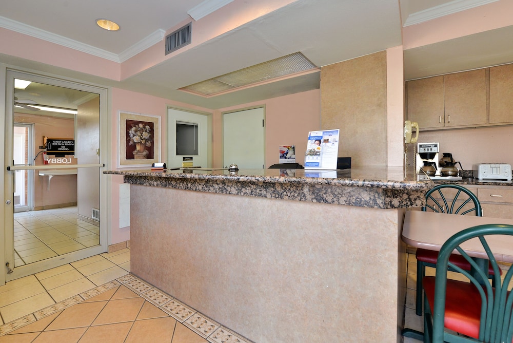 Anthony Inn view 5