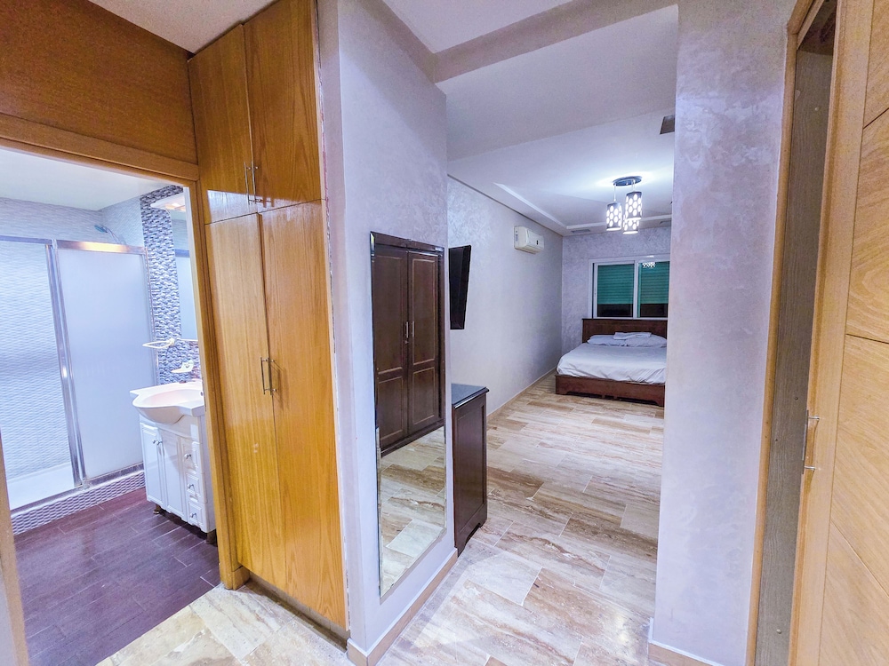 Luxor Home - Spacious & proximity to CFC