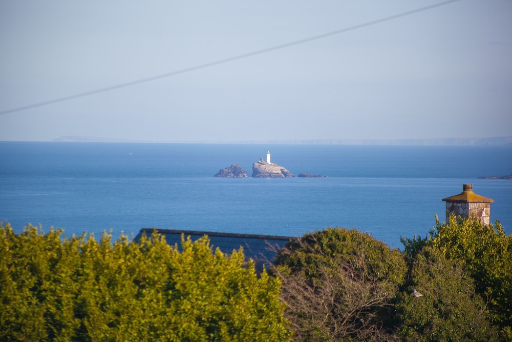 Oystercatcher House