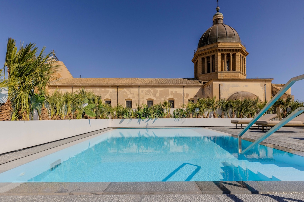 Dome Hotel