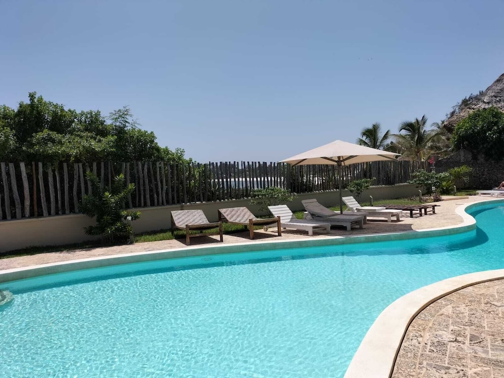 Penthouse on the Beach view 3