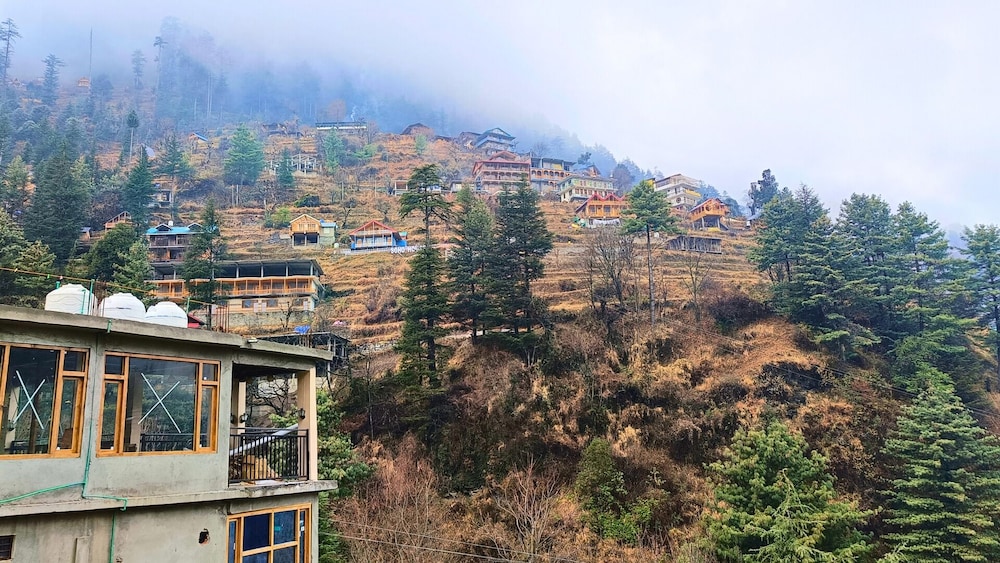 Undiscovered Mountains Hotel