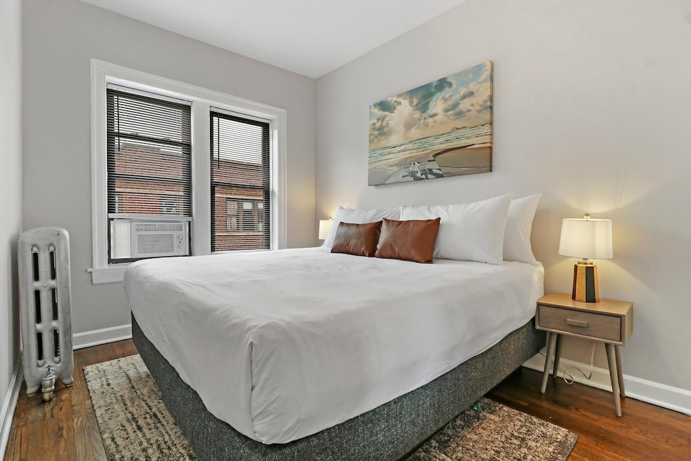2BR Getaway - Touhy 3S