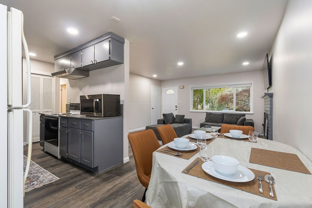 Quiet 3BR Retreat Near Woodinville Wine Country
