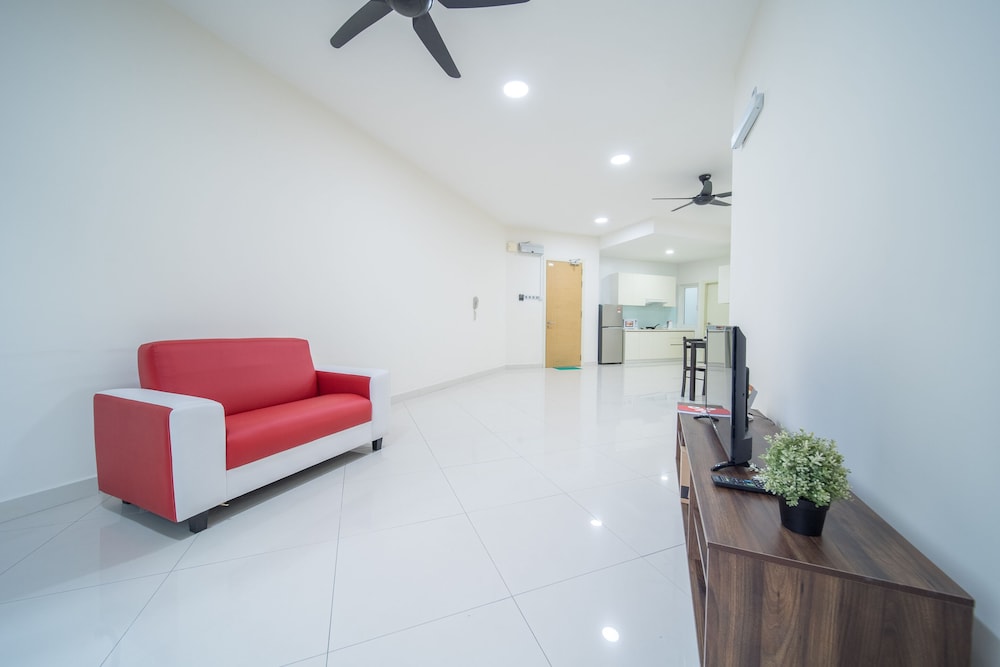 OYO Home 89449 Fancy 2 Bedroom Crest Residence