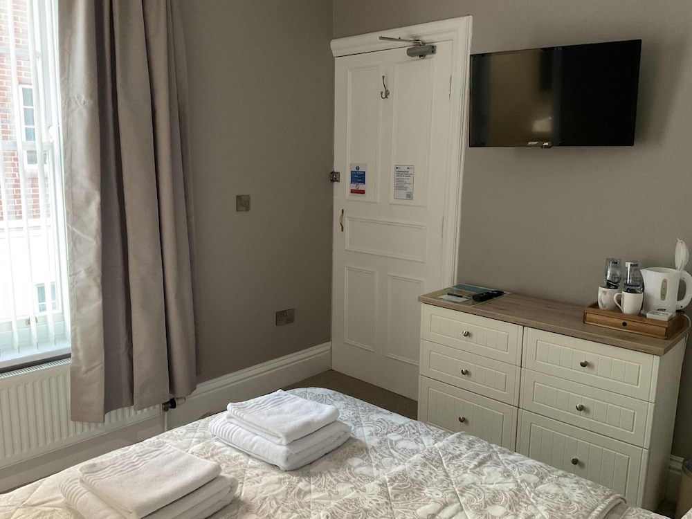 Glenora Guest House