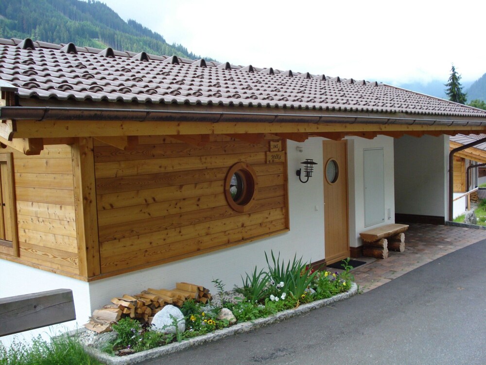 Luxurious Chalet With Sauna in Konigsleiten