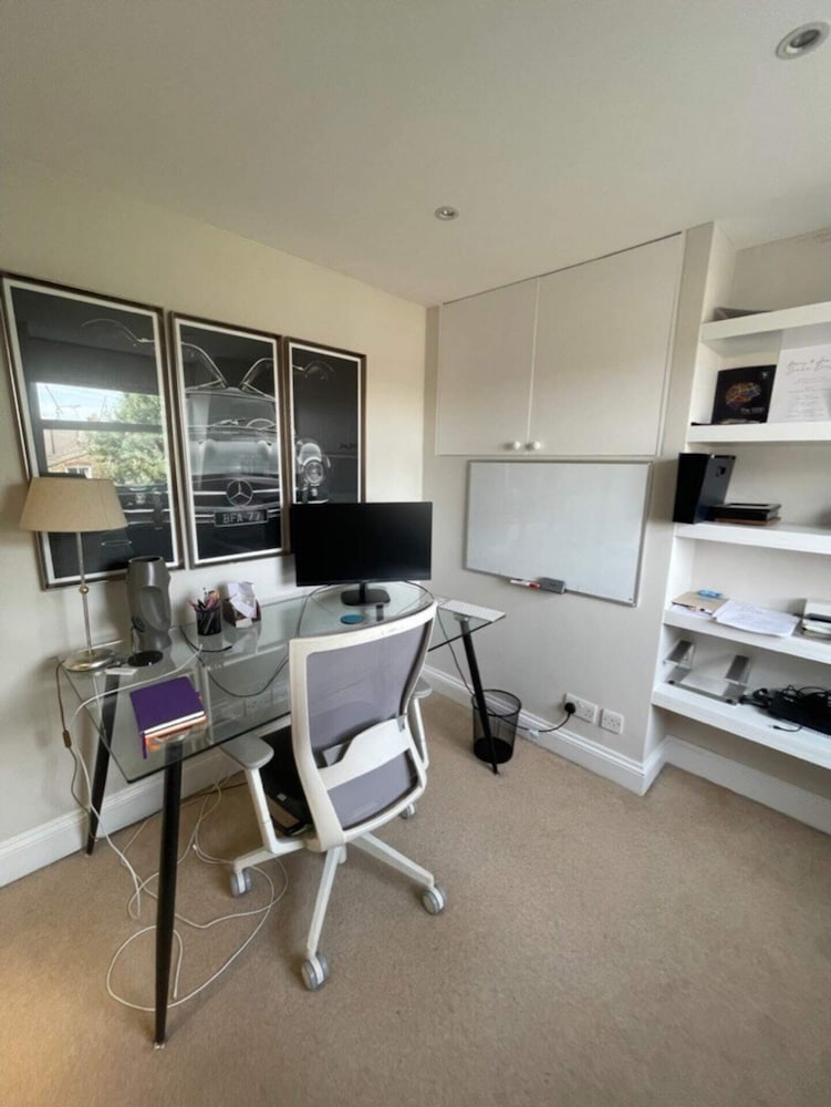 Secluded & Serene 3BD Family Home - Wandsworth!