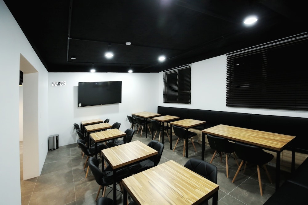 meeting & event spaces
