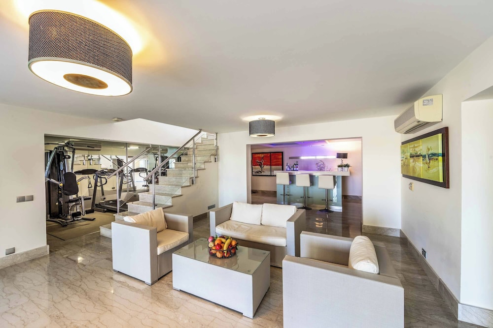 Harmonia Beach Villa