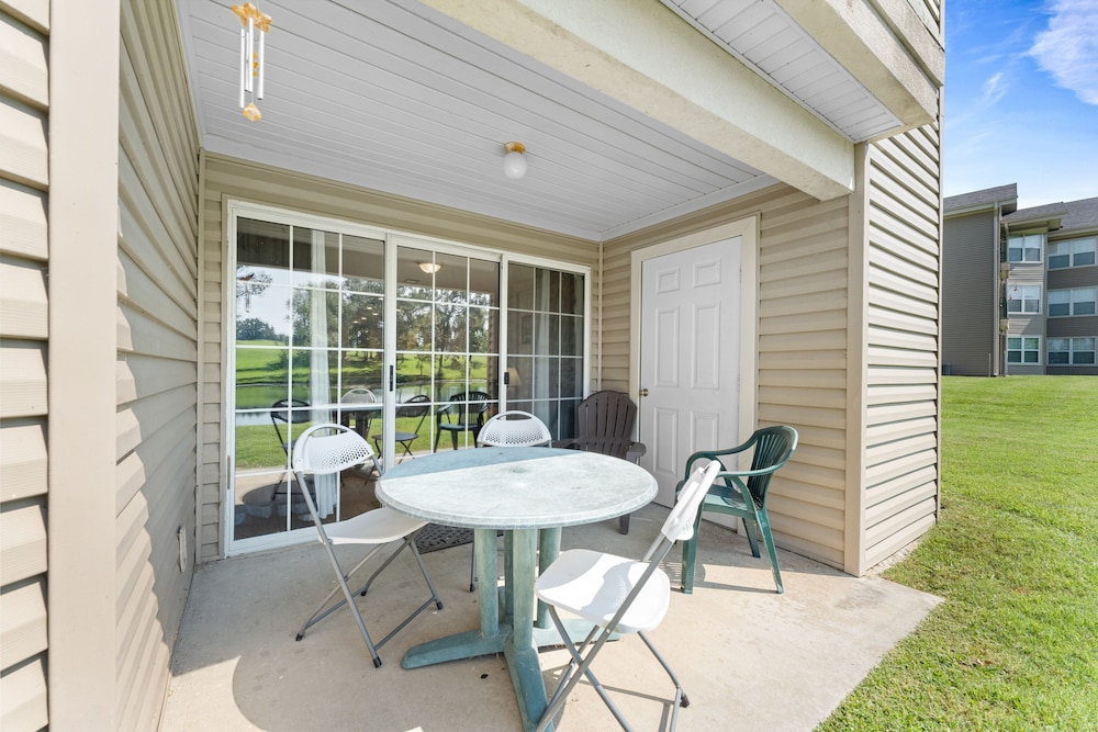 Carefree Getaways 2 Bedroom Condo by RedAwning