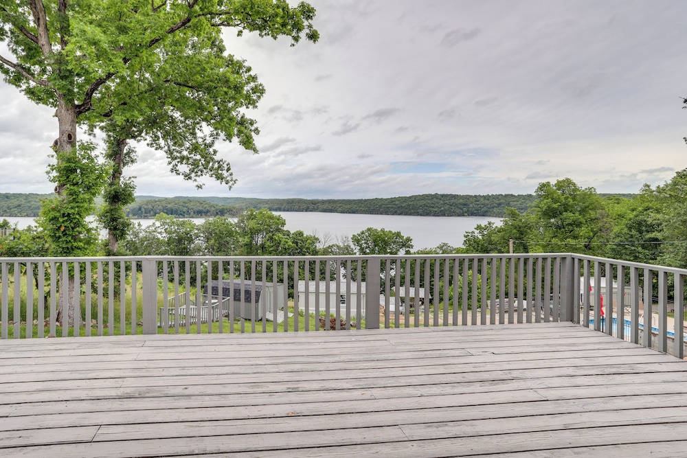 Norfork Lake Views: Home w/ Deck in Henderson