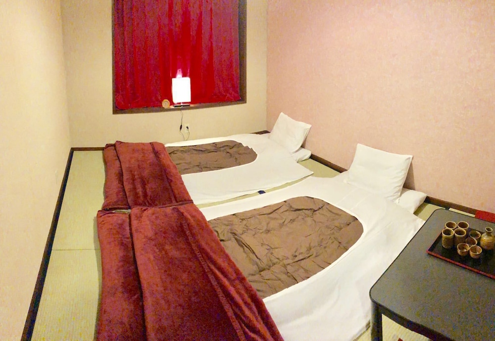 Lodge Q Hotel