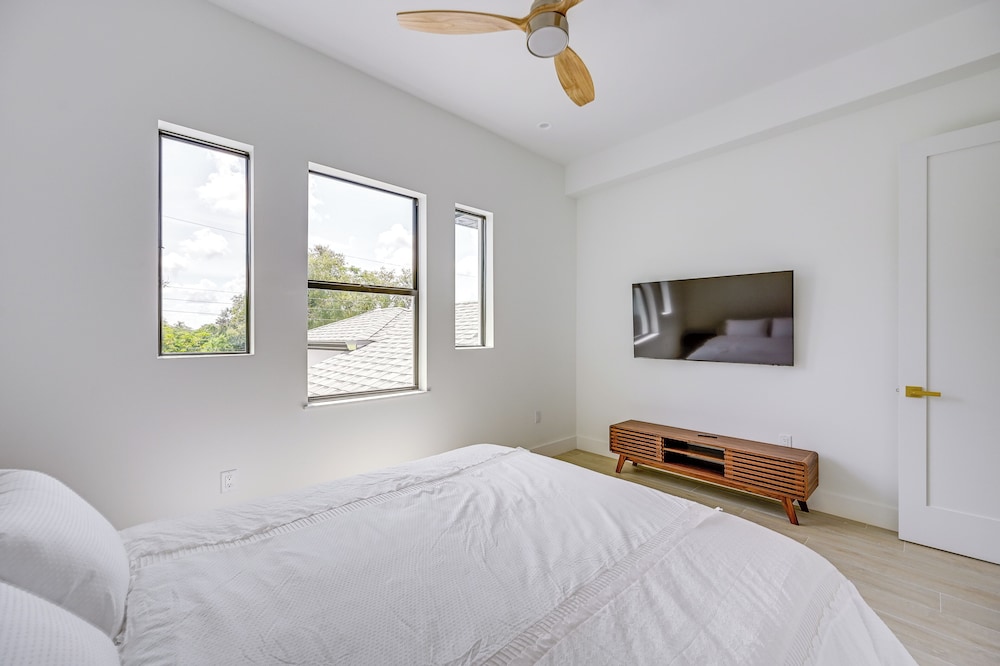 Walk to Celebration Park: Naples Home w/ Pool!