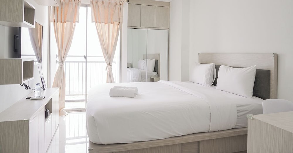 Fully Furnished Studio Apartment with Cozy Design Springwood Residence