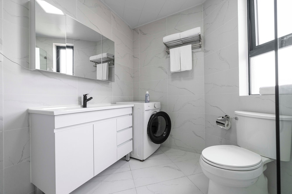 Tyms Elegant 4BR 2BA Apt Xujiahui Malls