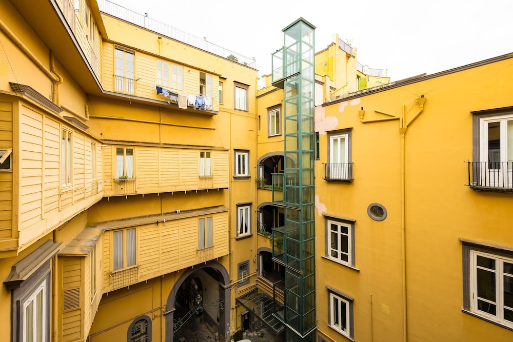Bisignano 11 in Naples
