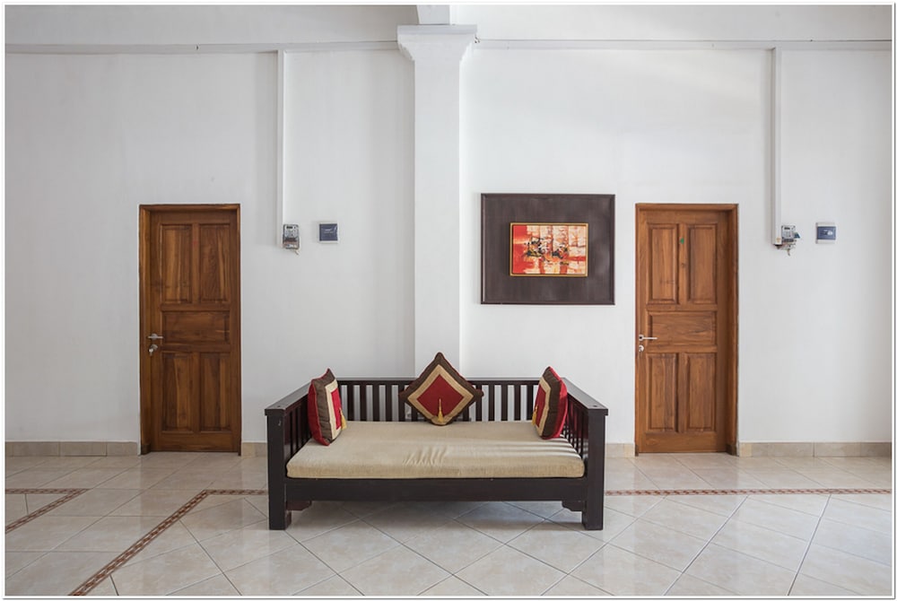 RedDoorz near Padang Galak Beach