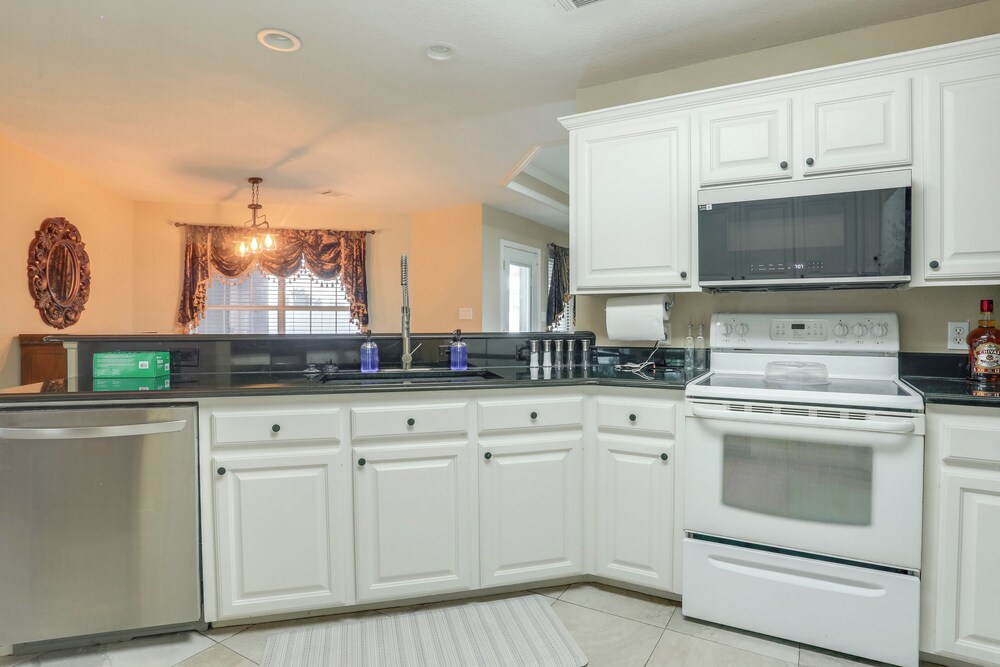 9 Mi to Lake Texoma: Calera Escape w/ Gazebo!