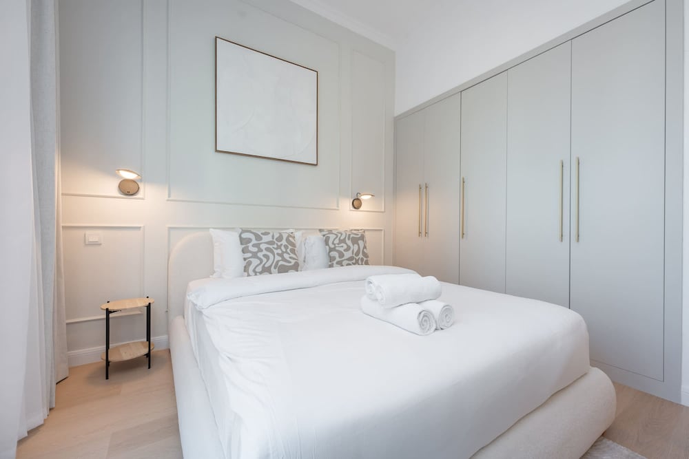 1 Bedroom That Sleeps 4 With Great City Views