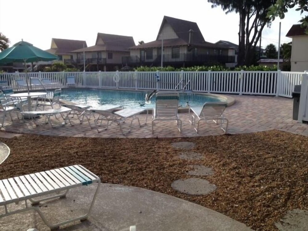 Coconuts Beach Resort
