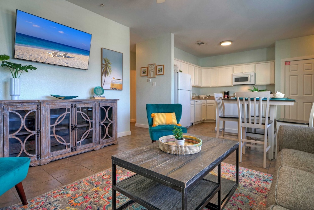 Sleeps 10 Two Condos. Pet-friendly + Beach Access
