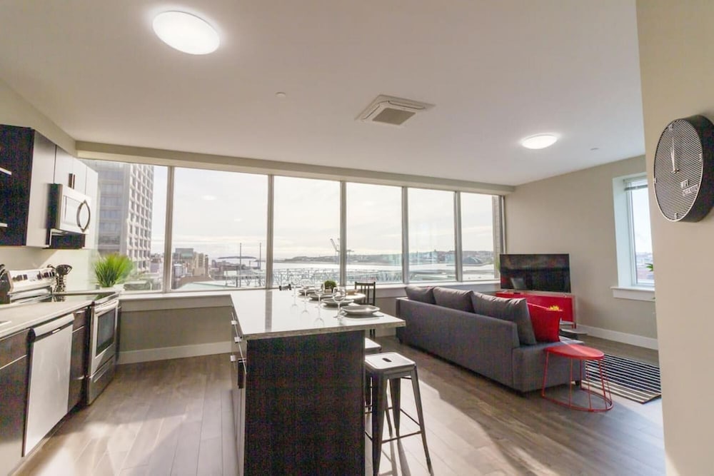 Saint John Vacations - The Best Rental in SJ w Parking Excellent Views Location - Property Image 1