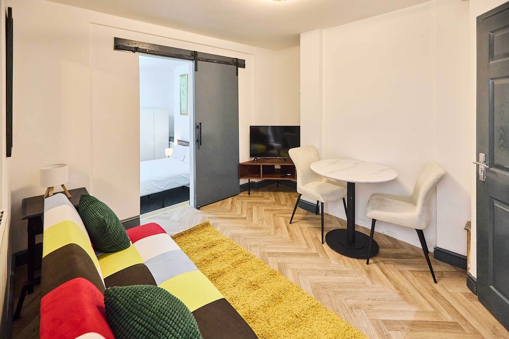Host Stay Emporium Ground Floor Apartment