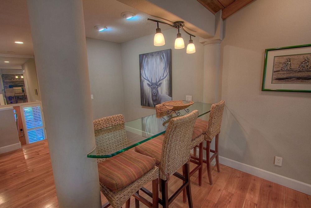 Chipmunk's Paradise 3 Bedroom Condo by RedAwning view 2