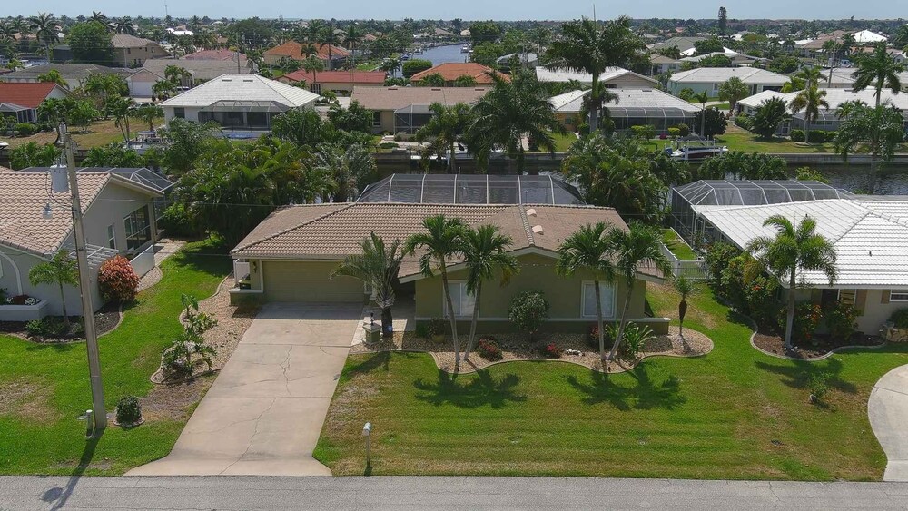 Punta Gorda Isles 3 Bedroom Private Pool+Spa Home on Canal 3 Home
