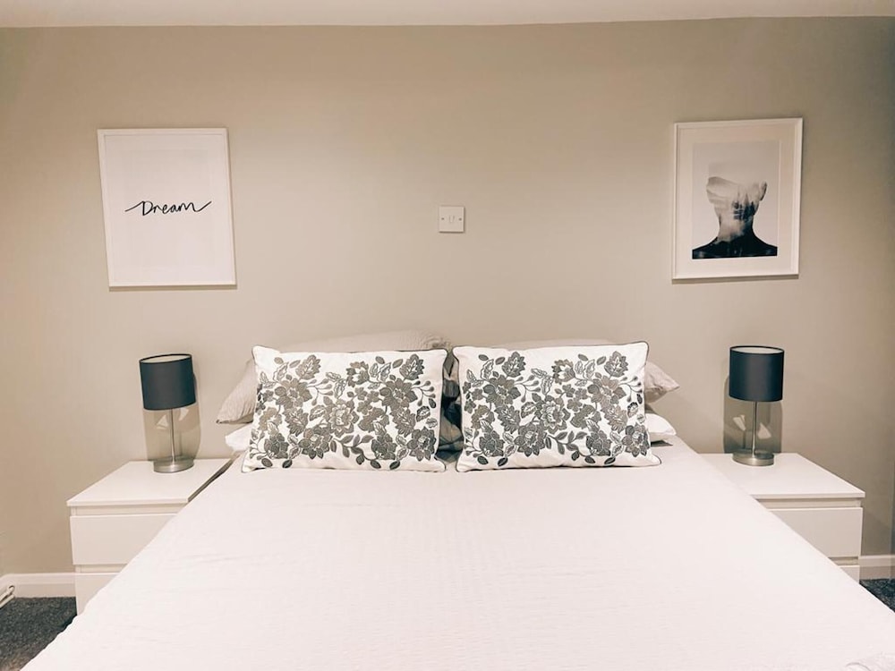 Beautiful 1-bed Apartment in York view 2