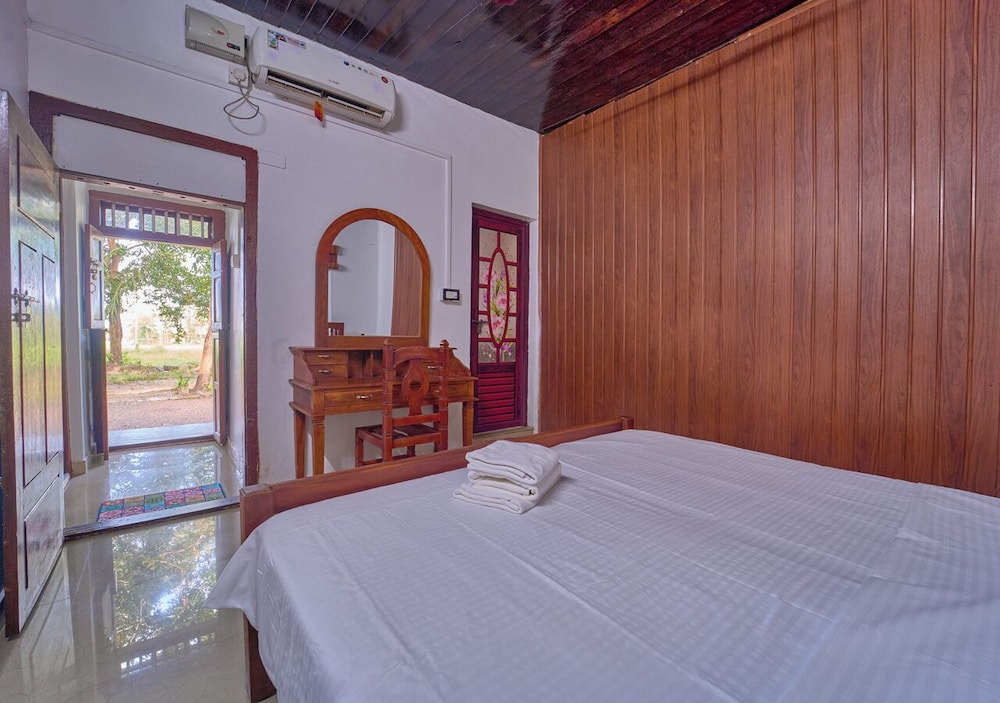 Cotelac Heritage Lake Resort Alleppey