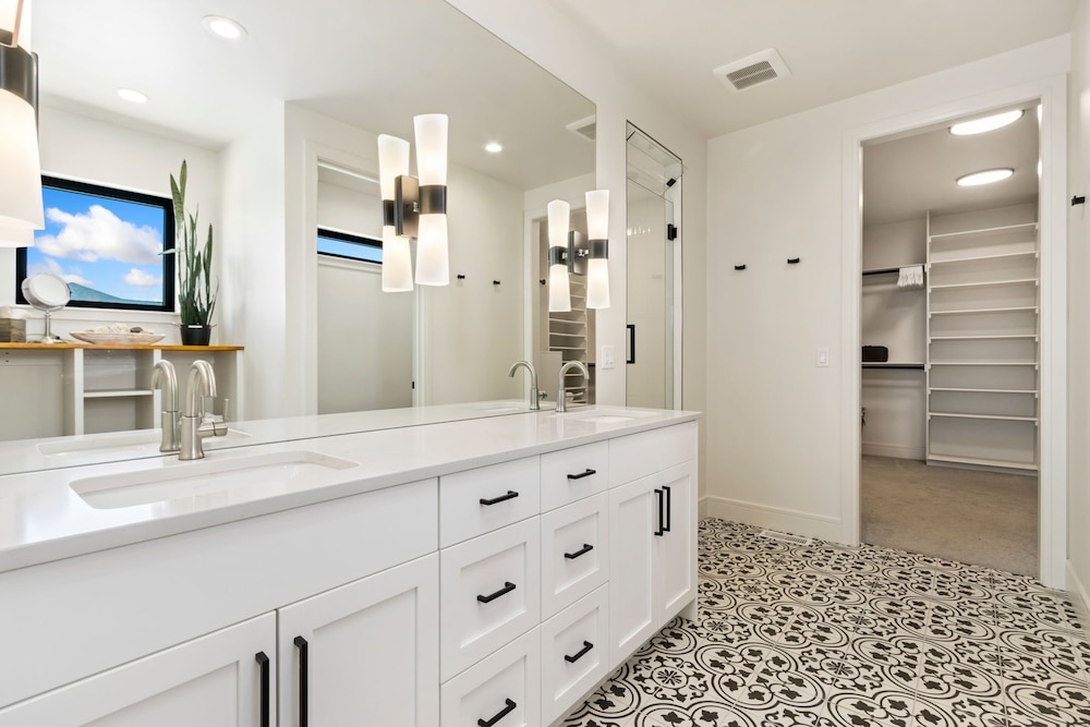 Bridle Ridge Retreat Modern Comfort, Open Views