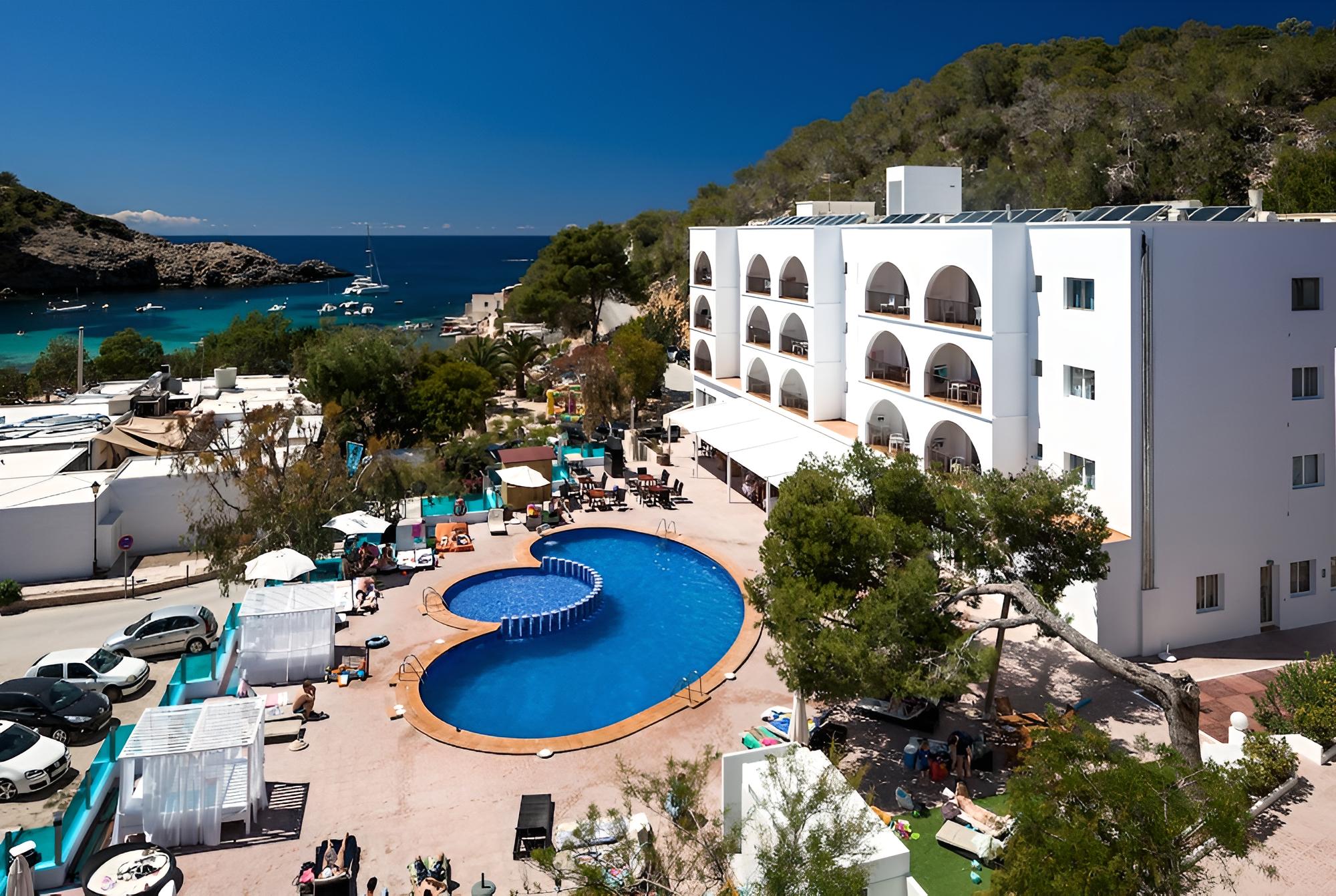 Aparthotel Puerto Cala Vadella