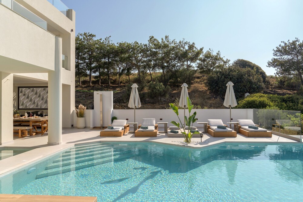 Luxurious Villa Selestine - With Private Pool