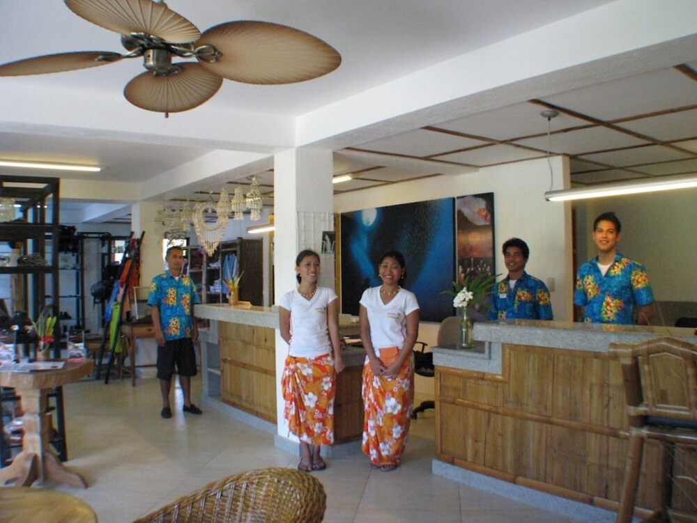 Dolphin House — photo 13