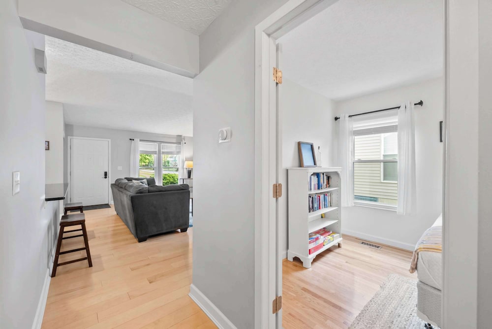 The Suburban Nest - For 6! - Image 3