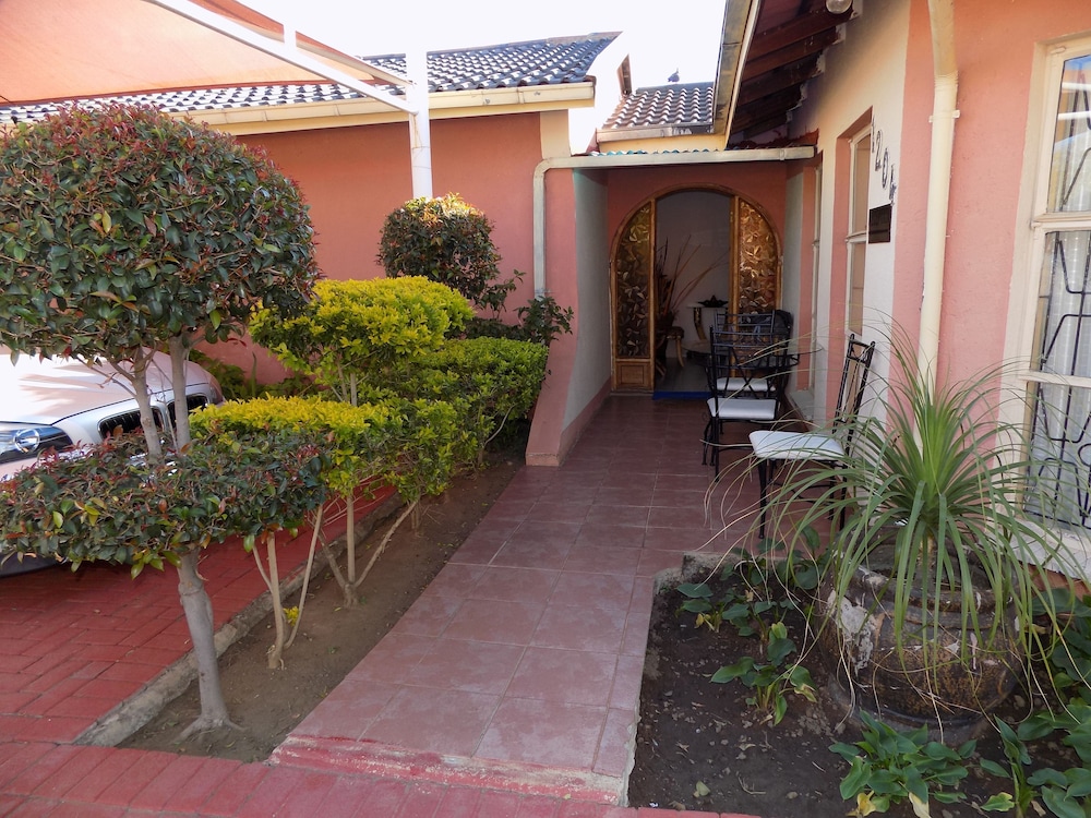 Joezebel Guest House
