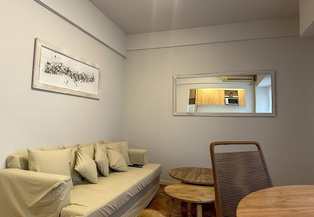 Rent Up - Moderno Depto en Recoleta