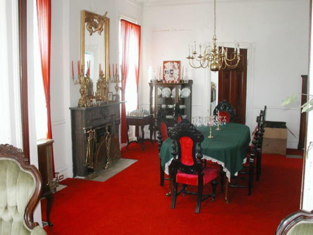 Herzog Mansion view 2