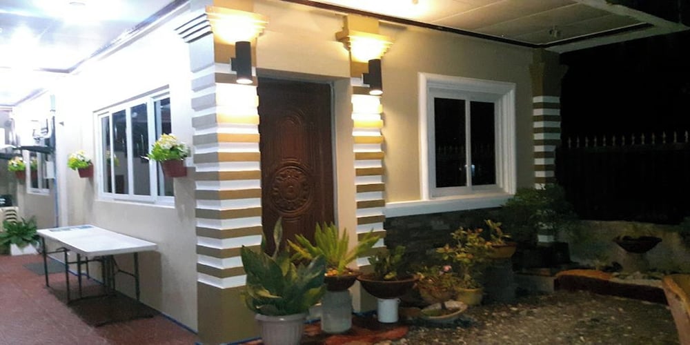 FNT Transient House near Hundred Islands