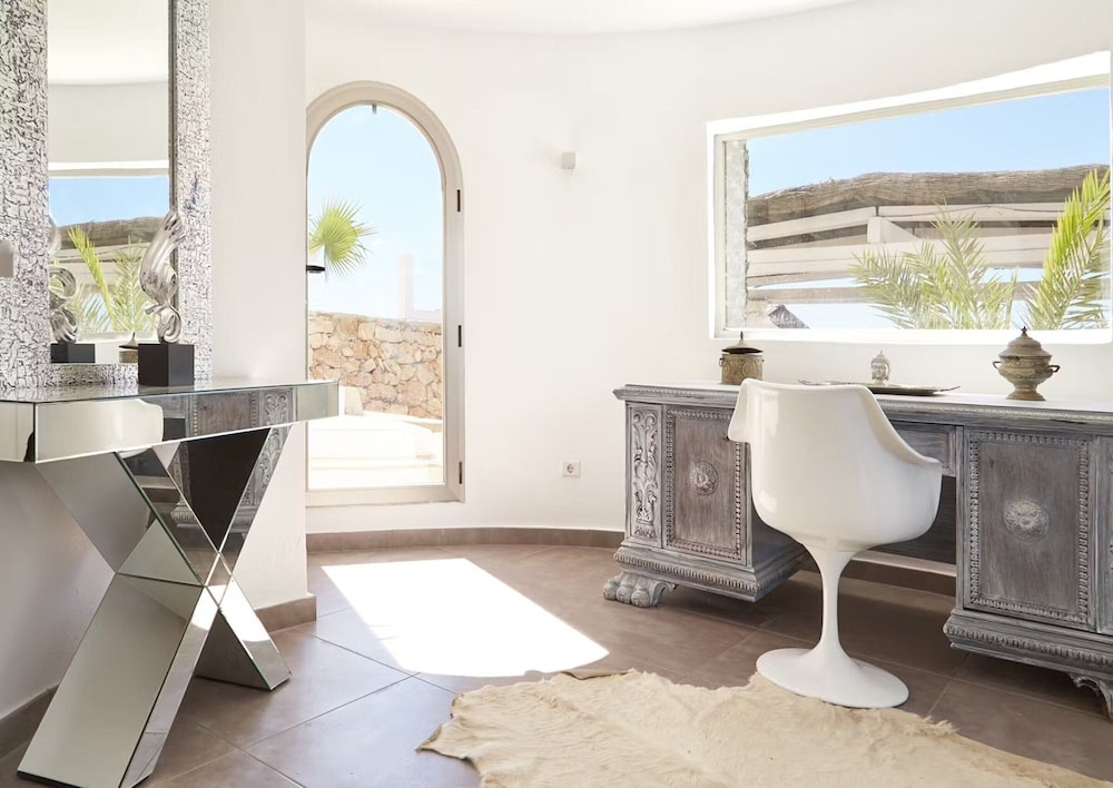 Beautiful Villa With sea Views